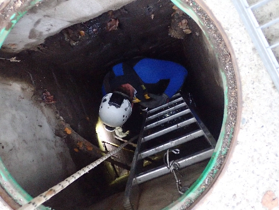 Exploration souterraine sous l'usine ave un risque fort de vidanges incontrôlées et de soutirage