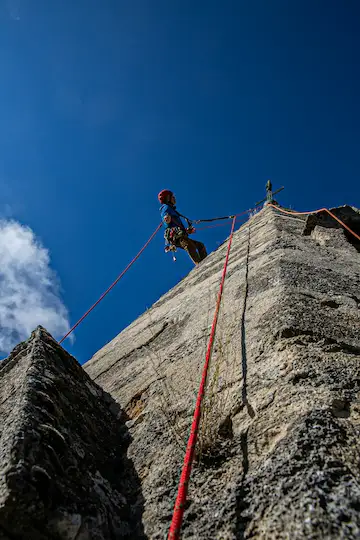 Inspection clocher d'église ou de cathédrale lors de diagostics structurels pour les architectes de France - Église romane de Villard de Lans en Vercors -