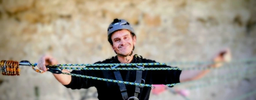 DOBELMANN : Guide de spéléo